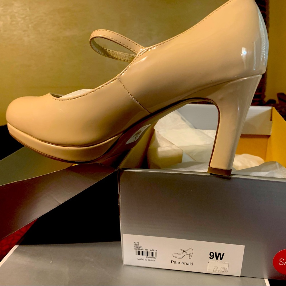 Lane Bryant Mary Jane Heels 9w Black and Cream color